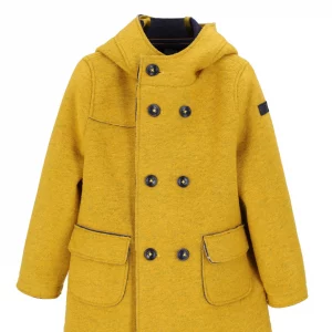 Cappotto corto giallo doppiopetto con grandi tasche