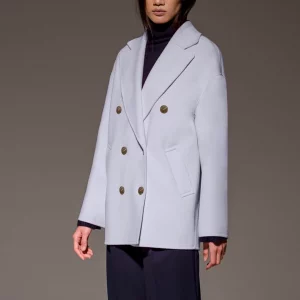 Modella con giacca donna azzurro chiaro doppiopetto
